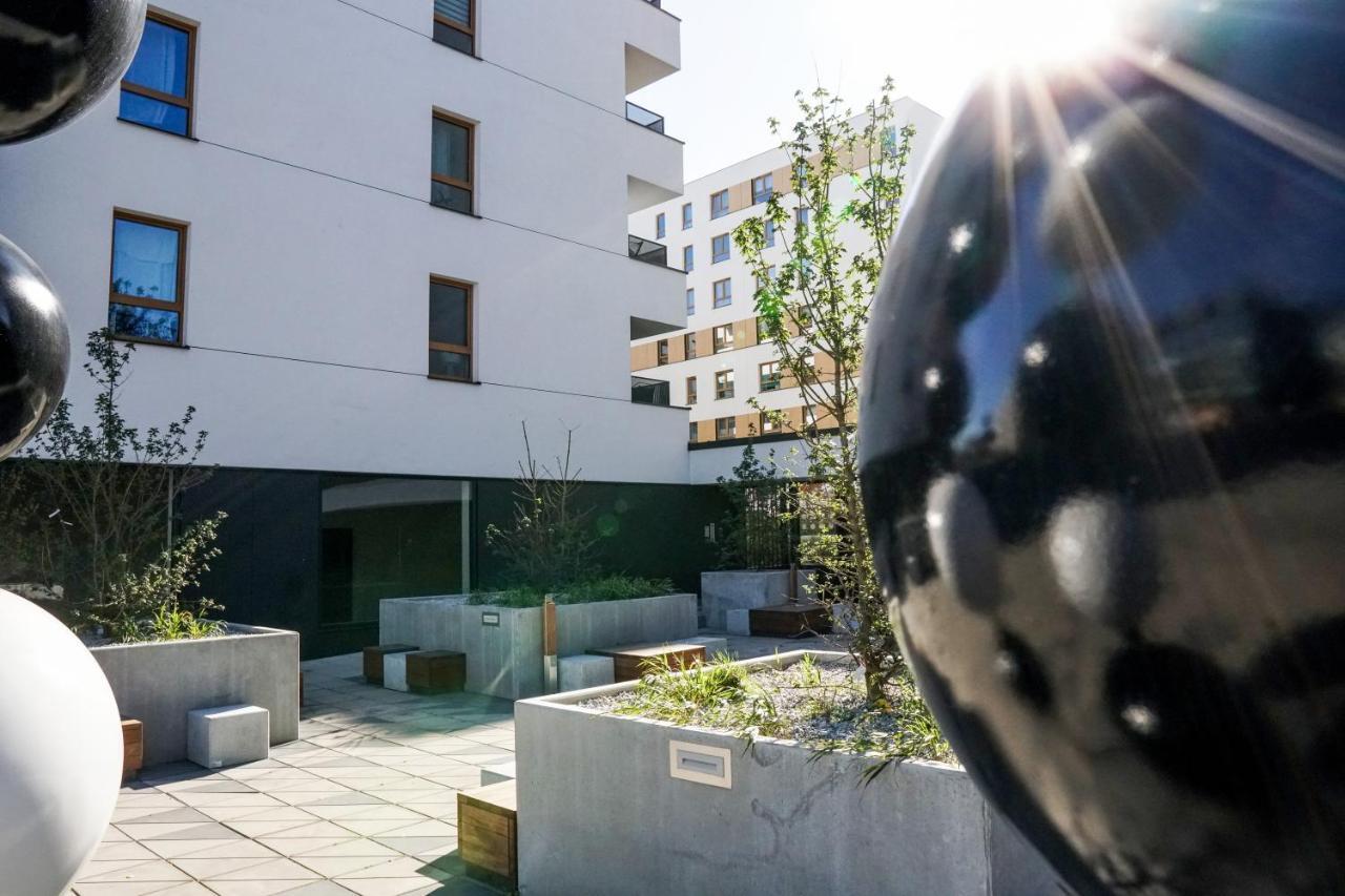 Vizzit Us Premium Apartments Warsaw Exterior photo